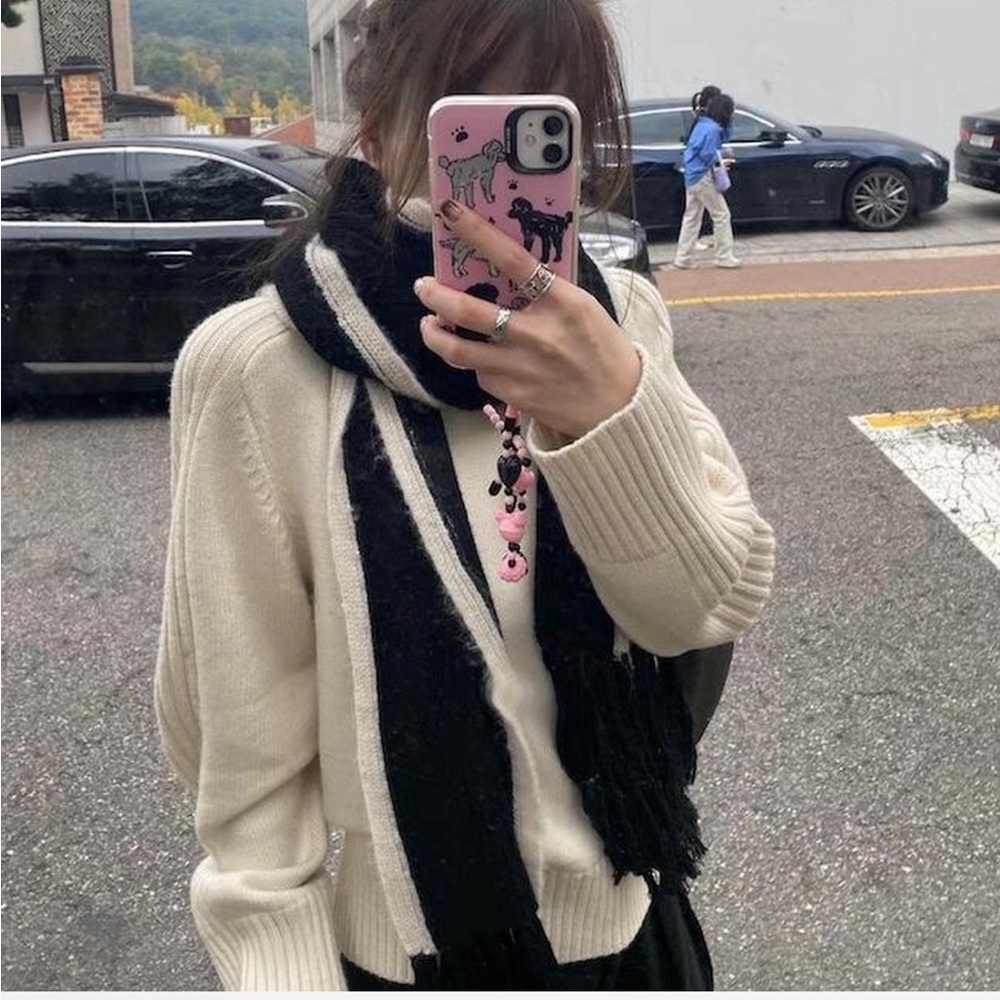 Black Scarf